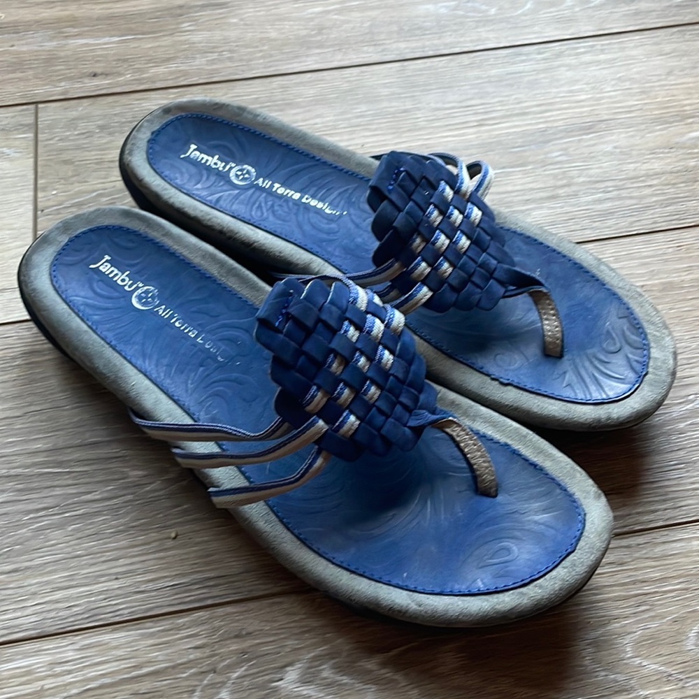 GUC Jambu flip flops size 11